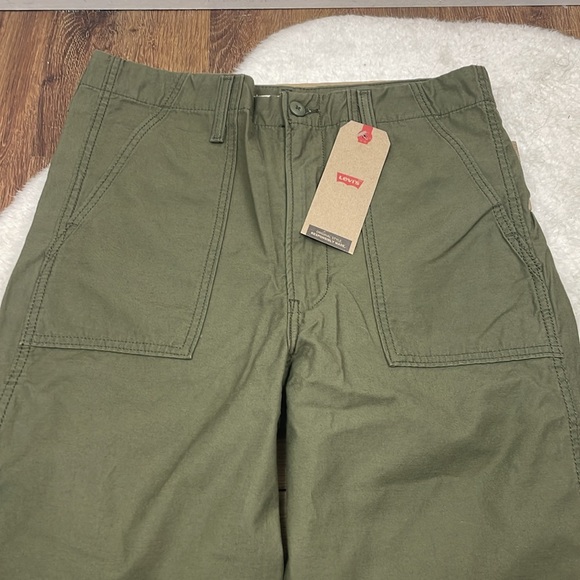 Levi's NWT Ribcage Utility Pants In Khaki Green - Picture 5 of 8